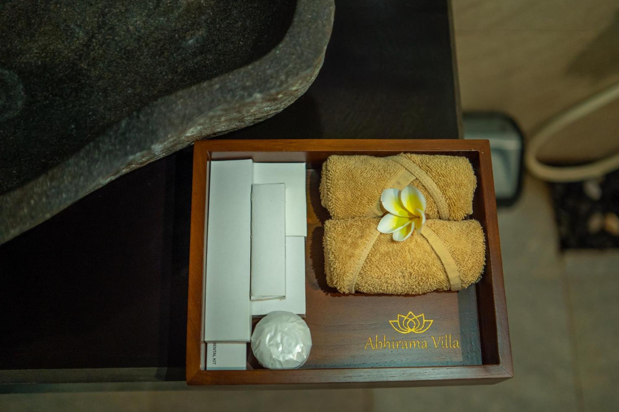 Abhirama Villas And Spa Убуд Экстерьер фото
